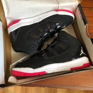 Jordan Max Aura Kids Shoes (BRAND NEW IN BOX)